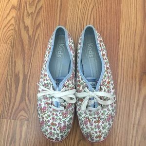 Floral Keds in great condition.